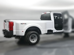 Ford Super Duty F-350 DRW XLT 4WD Crew Cab 8' Box 2026