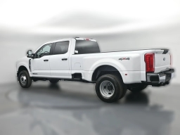 Ford Super Duty F-350 DRW XLT 4WD Crew Cab 8' Box 2026