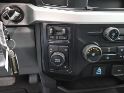 Ford Super Duty F-350 DRW XLT 4WD Crew Cab 8' Box 2026