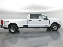 Ford Super Duty F-350 DRW XLT 4WD Crew Cab 8' Box 2026