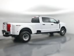 Ford Super Duty F-350 DRW XLT 4WD Crew Cab 8' Box 2026
