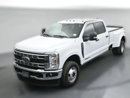 Ford Super Duty F-350 DRW XLT 4WD Crew Cab 8' Box 2026