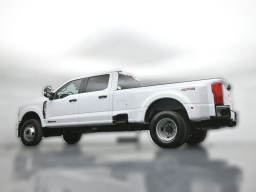 Ford Super Duty F-350 DRW XLT 4WD Crew Cab 8' Box 2026