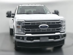 Ford Super Duty F-350 DRW XLT 4WD Crew Cab 8' Box 2026