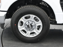 Ford Super Duty F-350 SRW XLT 2WD SuperCab 8' Box 2026