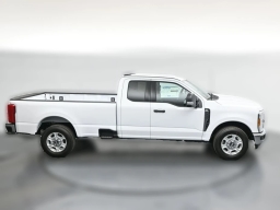 Ford Super Duty F-350 SRW XLT 2WD SuperCab 8' Box 2026