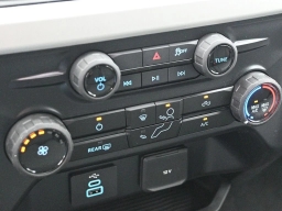 Ford Super Duty F-350 SRW XLT 4WD SuperCab 8' Box 2026