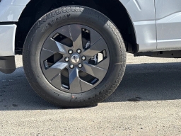 Ford F-150 STX 4WD SuperCrew 5.5' Box 2025