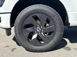 Ford F-150 STX 4WD SuperCrew 5.5' Box 2025