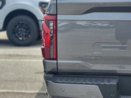 Ford F-150 XLT 2WD SuperCrew 5.5' Box 2025