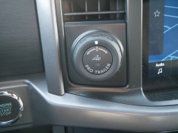 Ford F-150 XLT 4WD SuperCrew 5.5' Box 2025