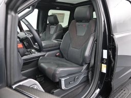 Ford F-150 Raptor 4WD SuperCrew 5.5' Box 2026