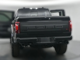 Ford F-150 Raptor 4WD SuperCrew 5.5' Box 2026