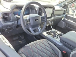 Ford F-150 XLT 4WD SuperCrew 5.5' Box 2025