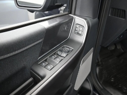 Ford F-150 LARIAT 4WD SuperCrew 5.5' Box 2026