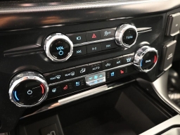 Ford F-150 LARIAT 4WD SuperCrew 5.5' Box 2026