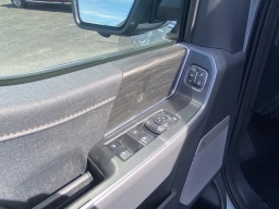 Ford F-150 LARIAT 4WD SuperCrew 5.5' Box 2026