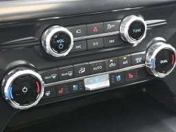 Ford F-150 LARIAT 4WD SuperCrew 5.5' Box 2025