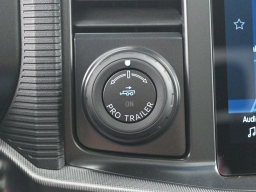 Ford F-150 LARIAT 4WD SuperCrew 5.5' Box 2025