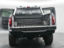 Ford F-150 LARIAT 4WD SuperCrew 5.5' Box 2025