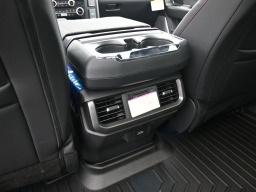 Ford F-150 LARIAT 4WD SuperCrew 5.5' Box 2025