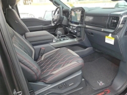 Ford F-150 LARIAT 4WD SuperCrew 5.5' Box 2025