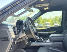 Ford F-150 LARIAT 4WD SuperCrew 5.5' Box 2025