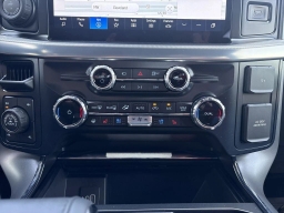 Ford F-150 LARIAT 4WD SuperCrew 5.5' Box 2025