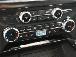 Ford F-150 LARIAT 4WD SuperCrew 5.5' Box 2026