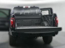 Ford F-150 LARIAT 4WD SuperCrew 5.5' Box 2026