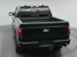 Ford F-150 LARIAT 4WD SuperCrew 5.5' Box 2026