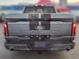 Ford F-150 LARIAT 4WD SuperCrew 5.5' Box 2025