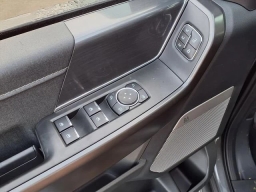 Ford F-150 LARIAT 4WD SuperCrew 5.5' Box 2025