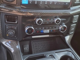 Ford F-150 LARIAT 4WD SuperCrew 5.5' Box 2025