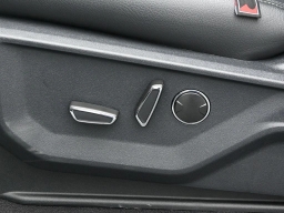 Ford F-150 LARIAT 4WD SuperCrew 5.5' Box 2025