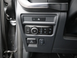 Ford F-150 LARIAT 4WD SuperCrew 5.5' Box 2025