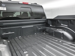 Ford F-150 LARIAT 4WD SuperCrew 5.5' Box 2025