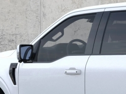 Ford F-150 LARIAT 4WD SuperCrew 5.5' Box 2025