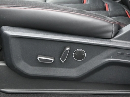 Ford F-150 LARIAT 4WD SuperCrew 5.5' Box 2025