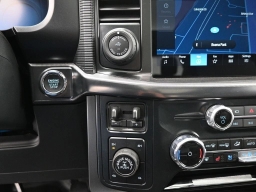 Ford F-150 LARIAT 4WD SuperCrew 5.5' Box 2025