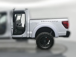 Ford F-150 LARIAT 4WD SuperCrew 5.5' Box 2025