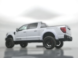 Ford F-150 LARIAT 4WD SuperCrew 5.5' Box 2025