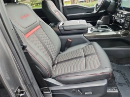 Ford F-150 LARIAT 4WD SuperCrew 5.5' Box 2025