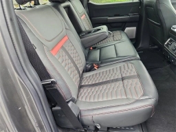 Ford F-150 LARIAT 4WD SuperCrew 5.5' Box 2025