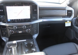 Ford F-150 LARIAT 4WD SuperCrew 5.5' Box 2026