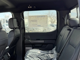 Ford F-150 LARIAT 4WD SuperCrew 5.5' Box 2025