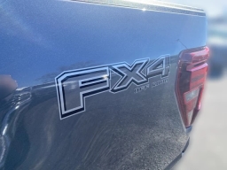 Ford F-150 LARIAT 4WD SuperCrew 6.5' Box 2025