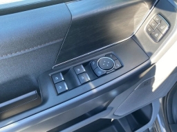 Ford F-150 LARIAT 4WD SuperCrew 6.5' Box 2025