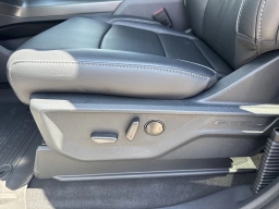 Ford F-150 LARIAT 4WD SuperCrew 5.5' Box 2025