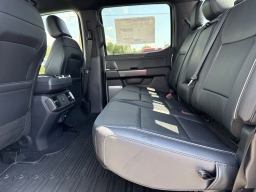 Ford F-150 LARIAT 4WD SuperCrew 5.5' Box 2025